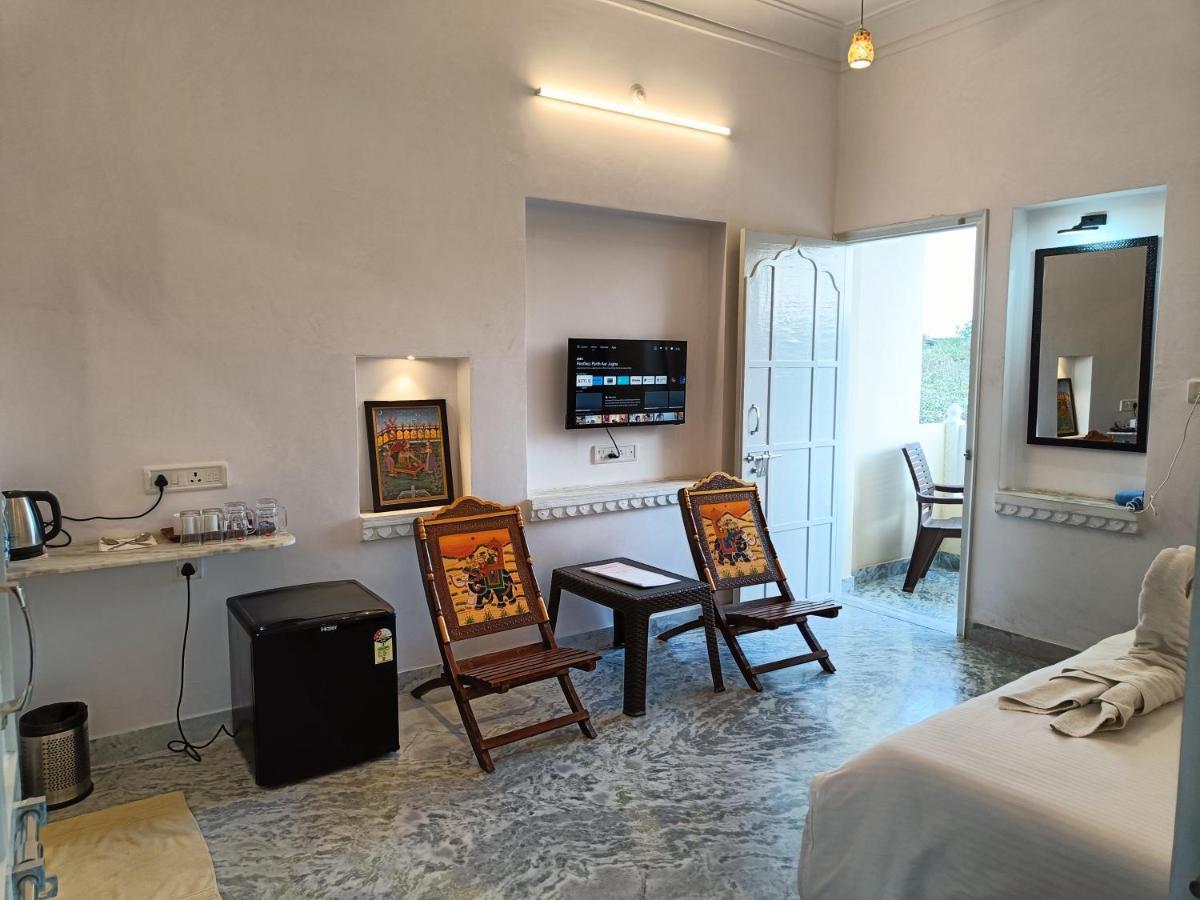 Prakash Ji'S Haveli -Luxurious Lakeside Retreat- Hotel Udaipur Exterior photo