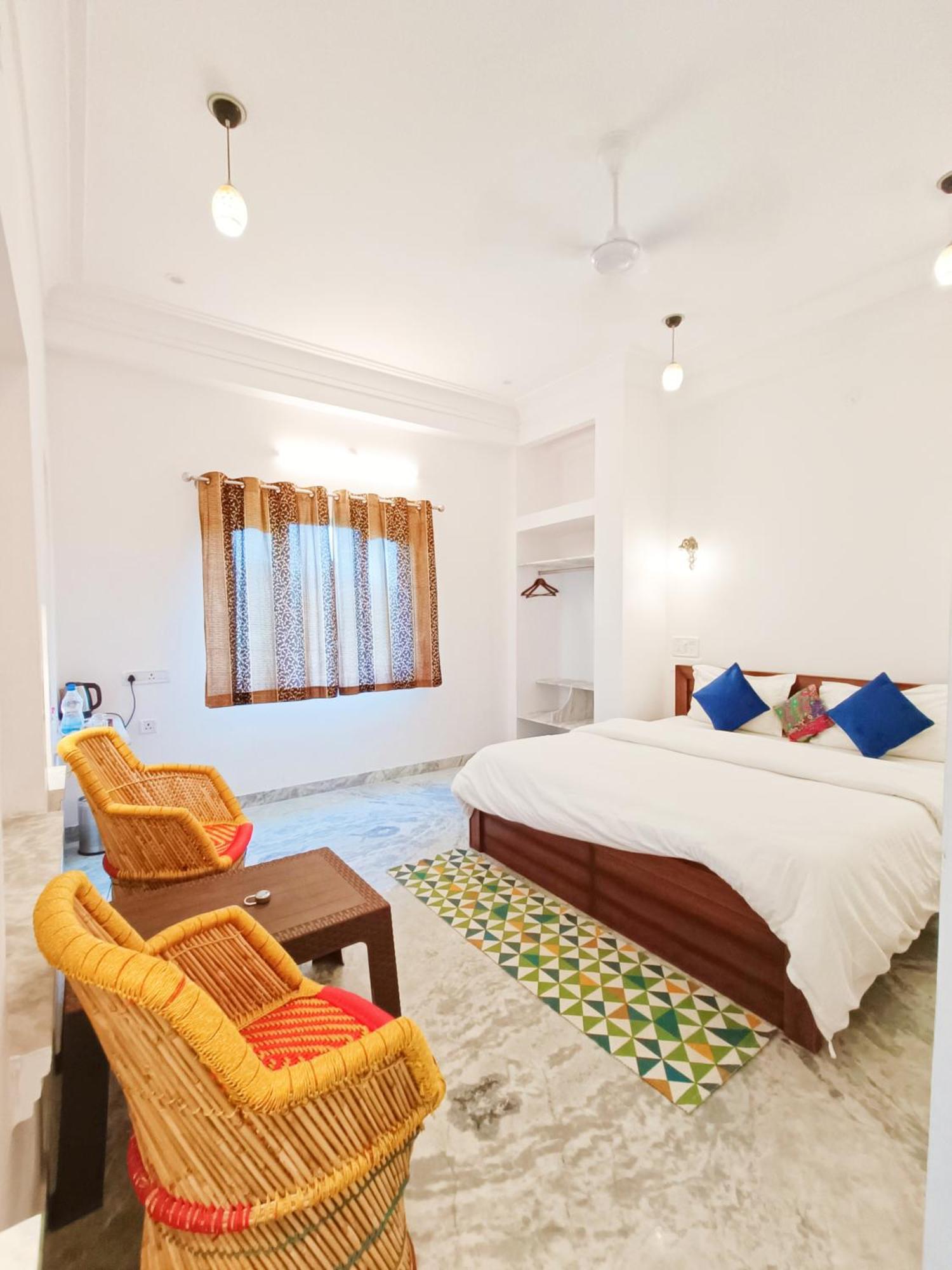 Prakash Ji'S Haveli -Luxurious Lakeside Retreat- Hotel Udaipur Room photo
